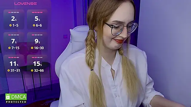 AdeLuna online show from February 2026 09:22:02 PM