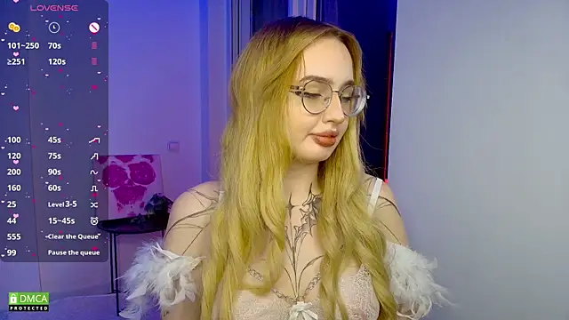 AdeLuna online show from May 2026 09:07:01 PM