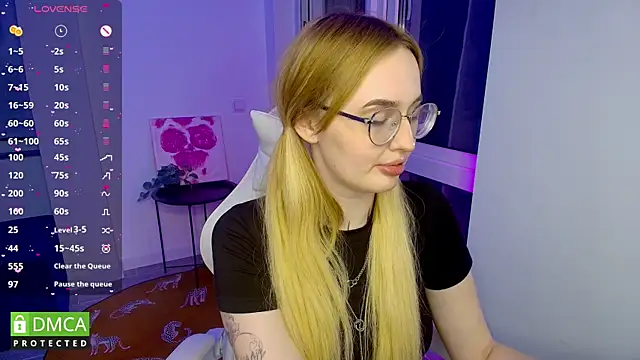 AdeLuna online show from May 2026 09:42:02 PM