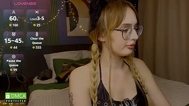 AdeLuna online show from February 2026 09:23:01 PM