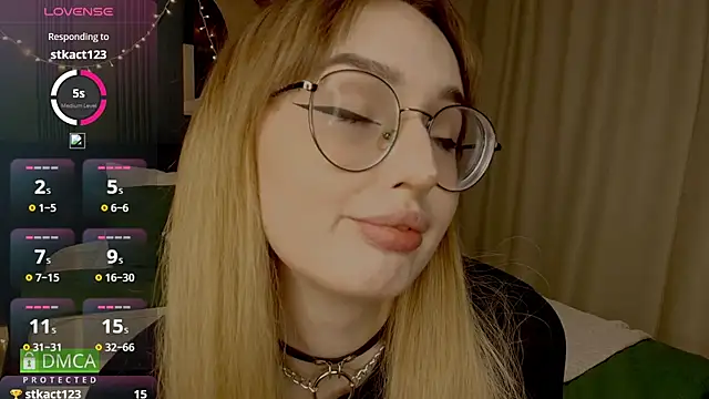 AdeLuna online show from February 2026 09:32:02 PM