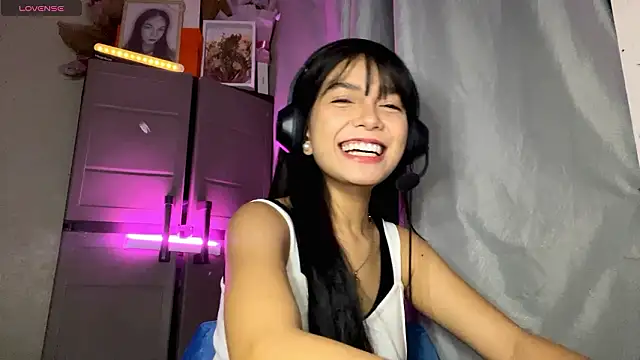 ConstancePorrini online show from March 2026 01:00:01 PM