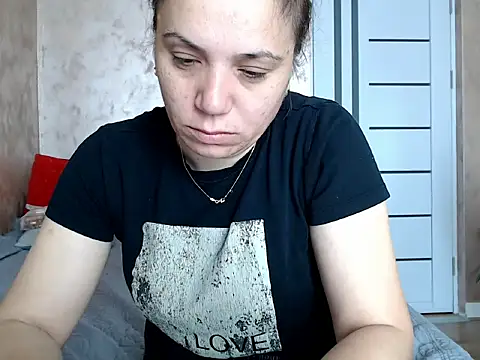 LorraGrey online show from April 2026 06:06:01 AM