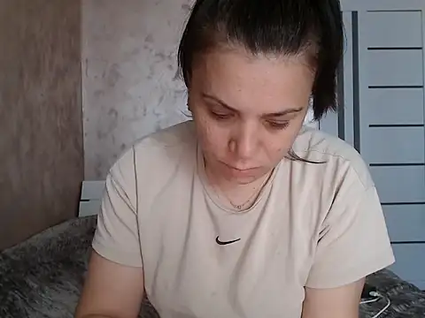 LorraGrey online show from May 2026 01:40:02 PM