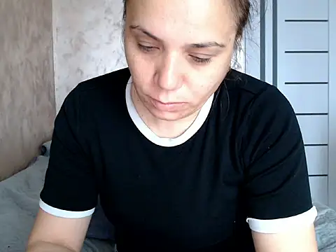 LorraGrey online show from May 2026 06:10:01 AM