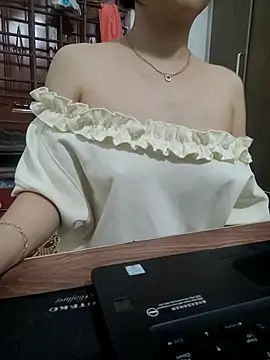 Snapshot of NinaKey chatting on July 2026 03:42:02 PM NinaKey online show from July 2026 03:42:02 PM