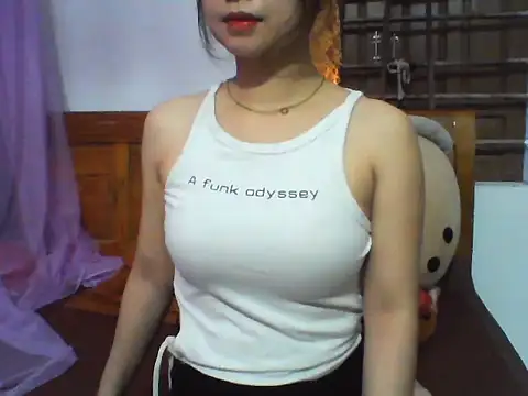 NinaKey online show from April 2026 04:19:02 AM