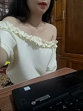 Snapshot of NinaKey chatting on May 2026 03:17:01 PM NinaKey online show from May 2026 03:17:01 PM