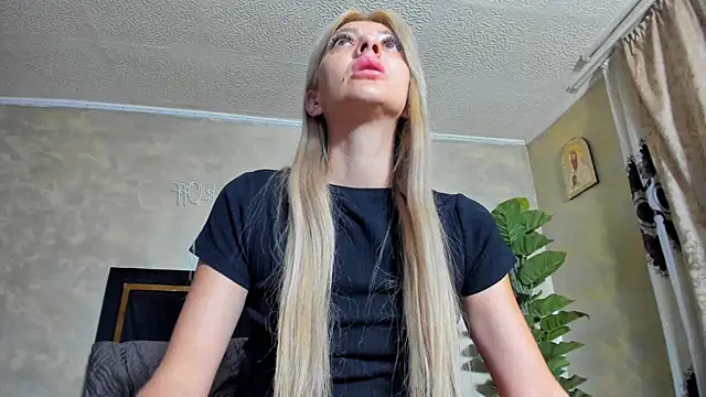 LannaQuinn online show from May 2026 03:12:01 AM