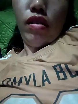 hot-luna- online show from April 2026 12:39:01 PM