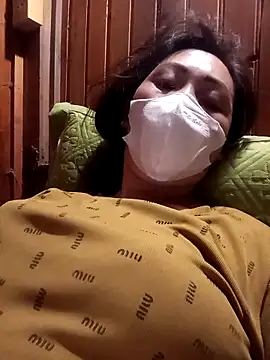 hot-luna- online show from April 2026 10:05:02 PM