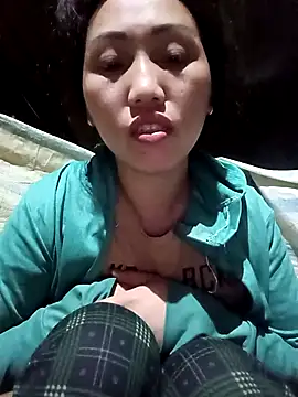 hot-luna- online show from February 2026 01:01:02 PM