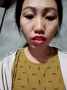 hot-luna- online show from February 2026 11:45:01 PM