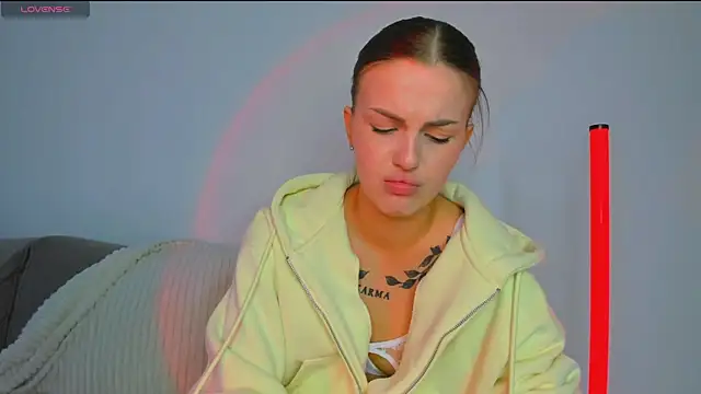 AkylinaGold online show from May 2026 01:57:16 AM