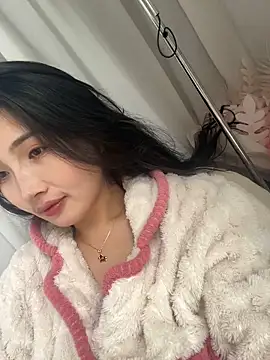 Snapshot of mimi-love13 chatting on March 2026 01:39:02 AM mimi-love13 online show from March 2026 01:39:02 AM