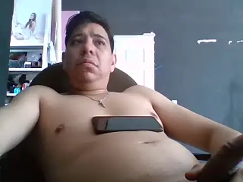 Yankoloco92 online show from June 2026 06:19:02 PM