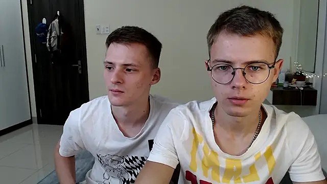 NikiKerryCum online show from April 2026 02:01:05 PM