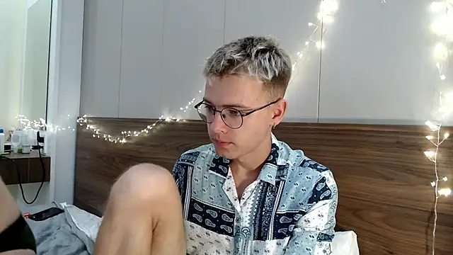 NikiKerryCum online show from March 2026 01:55:02 PM