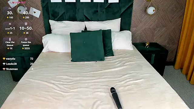 Stella Lee online show from April 2026 01:42:02 AM