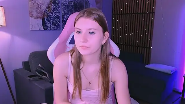 Caroline Desire  online show from April 2026 07:48:01 AM