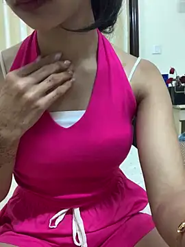 Snapshot of HEENA-STRIP chatting on February 2026 04:41:01 PM HEENA-STRIP online show from February 2026 04:41:01 PM