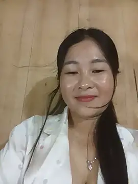 Snapshot of Dunk-namic chatting on June 2026 01:47:02 AM Dunk-namic online show from June 2026 01:47:02 AM