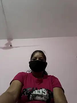 Snapshot of Suhanahotty1 chatting on February 2026 09:48:01 PM Suhanahotty1 online show from February 2026 09:48:01 PM