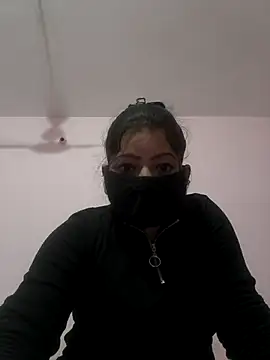 Snapshot of Suhanahotty1 chatting on February 2026 05:13:01 PM Suhanahotty1 online show from February 2026 05:13:01 PM