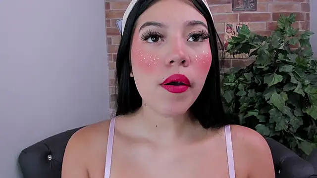 foxy vera online show from April 2026 11:05:01 AM