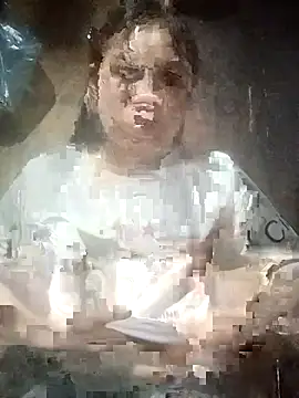 Snapshot of Momo-biki chatting on March 2026 06:31:01 AM Momo-biki online show from March 2026 06:31:01 AM