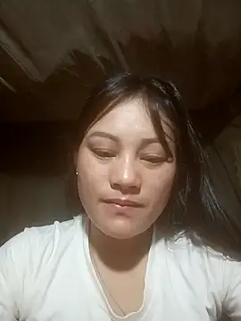 Snapshot of Momo-biki chatting on May 2026 09:18:01 PM Momo-biki online show from May 2026 09:18:01 PM