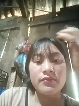 Snapshot of Momo-biki chatting on February 2026 05:27:01 AM Momo-biki online show from February 2026 05:27:01 AM