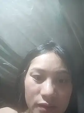 Snapshot of Momo-biki chatting on May 2026 12:32:02 PM Momo-biki online show from May 2026 12:32:02 PM