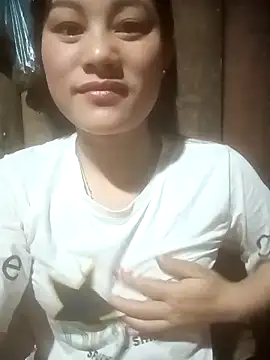 Snapshot of Momo-biki chatting on March 2026 10:25:02 PM Momo-biki online show from March 2026 10:25:02 PM