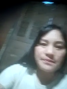 Snapshot of Momo-biki chatting on May 2026 10:33:01 PM Momo-biki online show from May 2026 10:33:01 PM