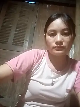 Snapshot of Momo-biki chatting on May 2026 11:54:02 AM Momo-biki online show from May 2026 11:54:02 AM