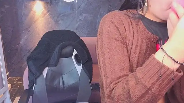 Snapshot of Sophie_jones_b chatting on April 2026 12:42:02 PM Sophie jones b online show from April 2026 12:42:02 PM