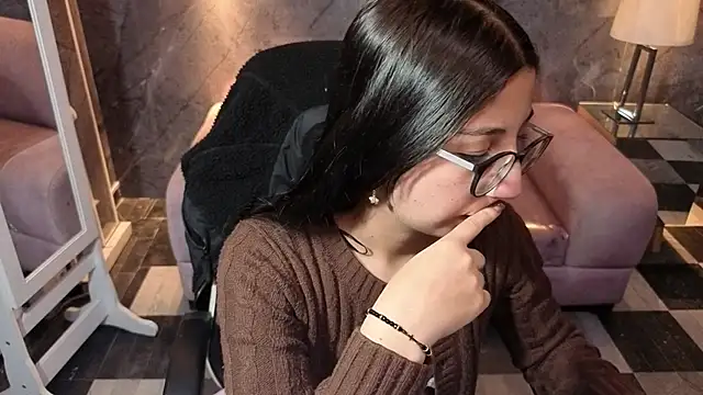 Snapshot of Sophie_jones_b chatting on March 2026 11:44:01 AM Sophie jones b online show from March 2026 11:44:01 AM