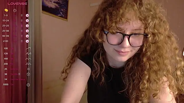 Snapshot of Milounee chatting on February 2026 07:02:02 PM Milounee online show from February 2026 07:02:02 PM