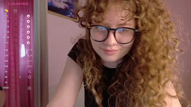 Snapshot of Milounee chatting on March 2026 07:52:02 AM Milounee online show from March 2026 07:52:02 AM