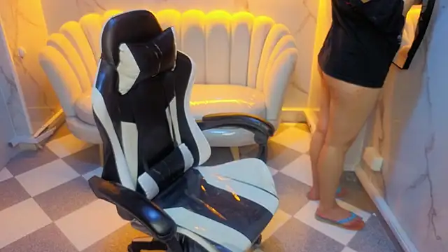 Valerie moon b online show from March 2026 01:02:01 PM