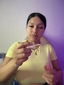 Miia  Taylor online show from February 2026 02:32:02 AM