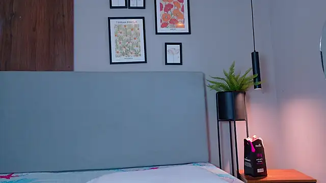 AngelIinHell online show from February 2026 11:32:01 AM