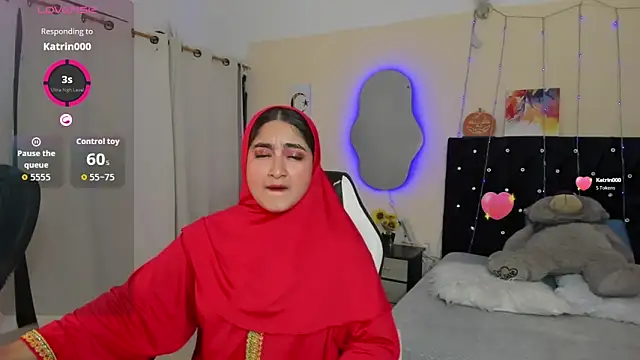 Snapshot of SamiraAwada chatting on April 2026 07:18:01 PM SamiraAwada online show from April 2026 07:18:01 PM