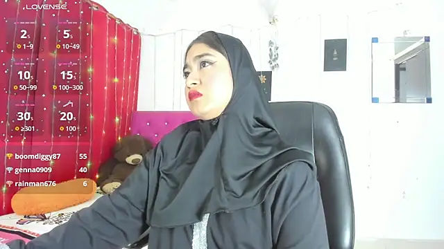 Snapshot of SamiraAwada chatting on May 2026 07:33:01 PM SamiraAwada online show from May 2026 07:33:01 PM