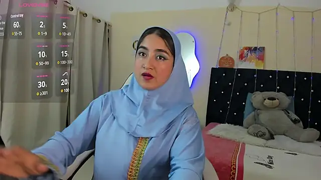 Snapshot of SamiraAwada chatting on May 2026 07:00:02 PM SamiraAwada online show from May 2026 07:00:02 PM
