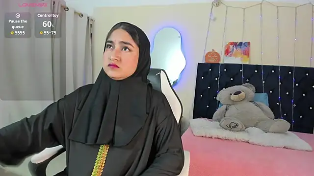 Snapshot of SamiraAwada chatting on May 2026 07:06:01 PM SamiraAwada online show from May 2026 07:06:01 PM