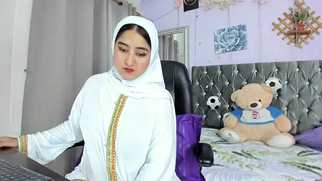 SamiraAwada online show from June 2026 07:33:01 PM