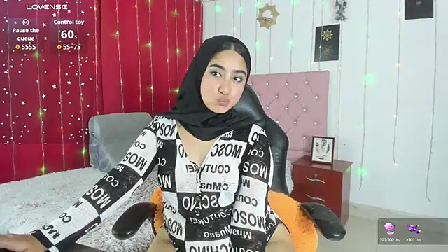 Snapshot of SamiraAwada chatting on May 2026 07:19:02 PM SamiraAwada online show from May 2026 07:19:02 PM