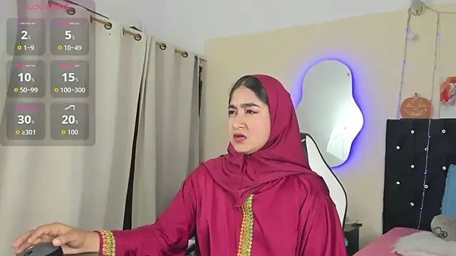 Snapshot of SamiraAwada chatting on May 2026 07:11:02 PM SamiraAwada online show from May 2026 07:11:02 PM